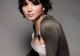 Sara Serpa, compositora, pianista e cantora de jazz portuguesa